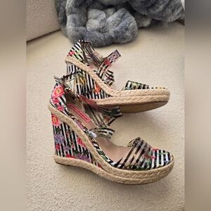 Betsey Johnson, Fraser Espadrille Wedge Sandal, Multicolor, SIZE 7.5